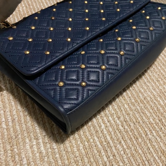 SOLD New Tory Burch Fleming Stud Large Shoulder Bag Navy - Picture 9 of 12